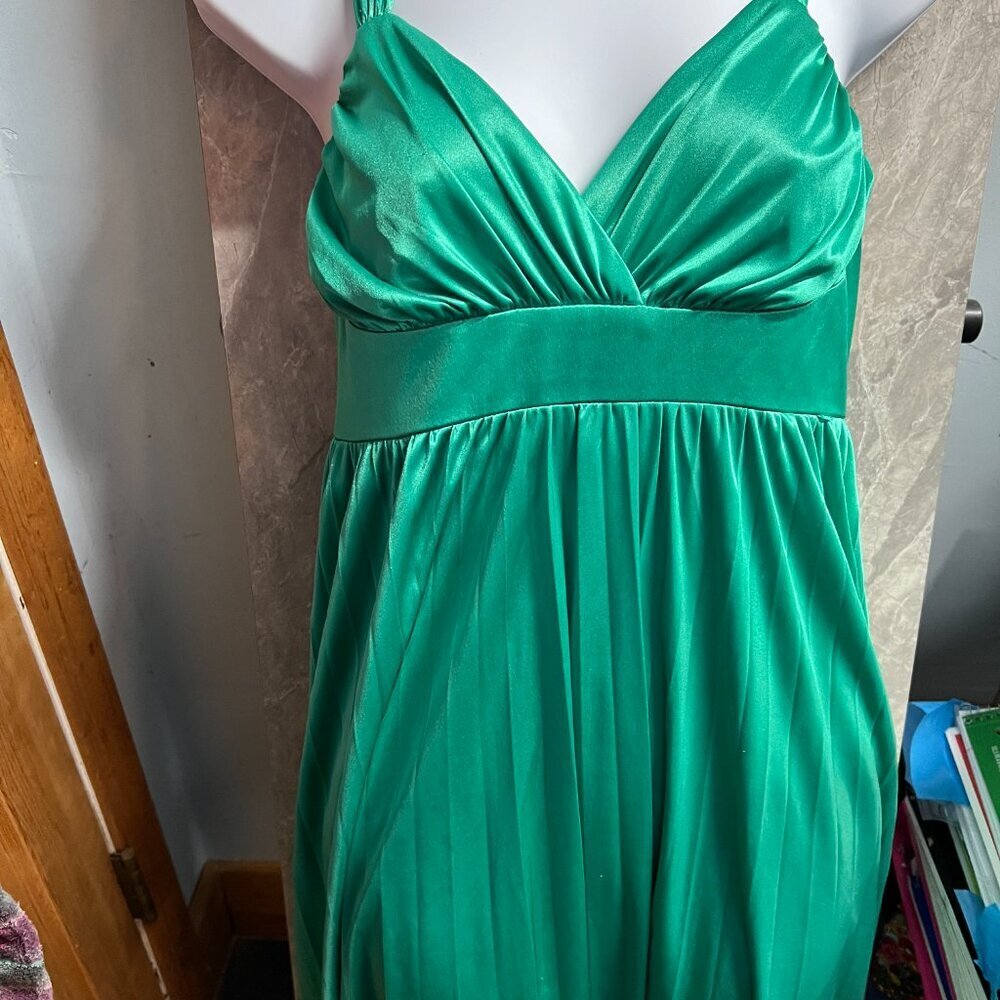 Appropriate Behavior Green Pleated Cocktail Dress - Picture 3 of 6